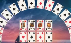 Crescent Solitaire image
